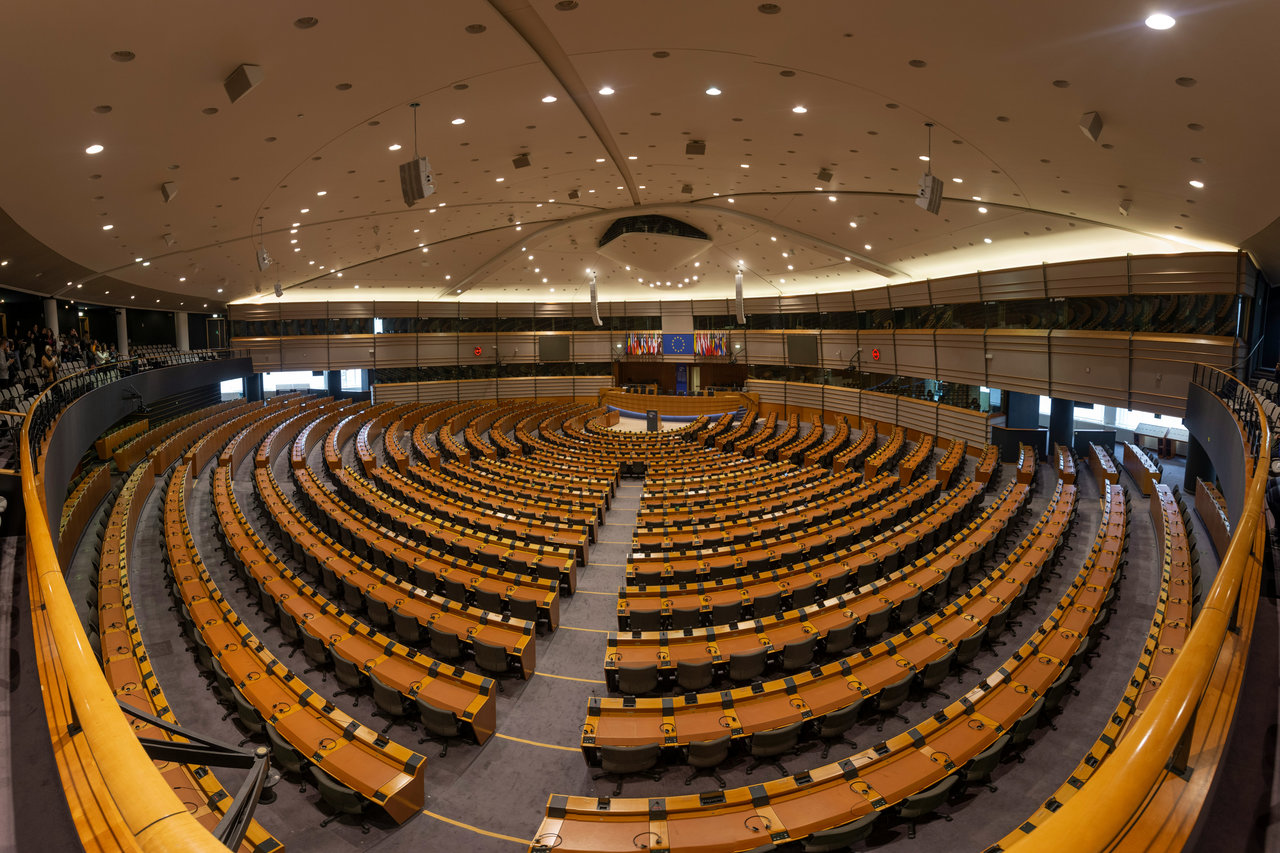 ЕС одобрил кредит Украине на 140 млрд евро под замороженные активы РФ